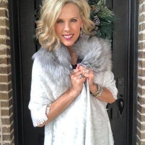 Cabi 4081 Winter White & Gray Faux Fur-Trim Heavenly Wrap New in Bag